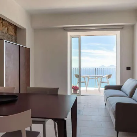 Maina Country Lejlighedshotel 4*